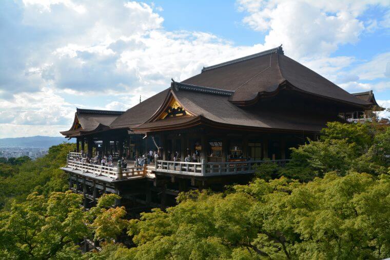 Kyoto family itinerary-Kiyomizu-dera temple view family sightseeing Kyoto