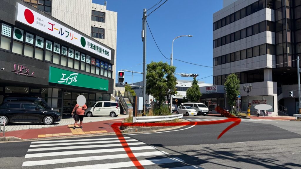 かっぱ寿司前の交差点を対角に渡る任天堂ミュージアムへの道順