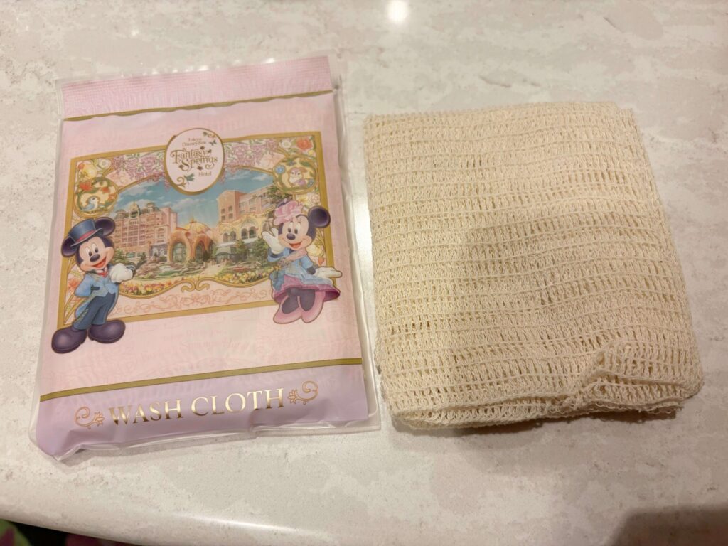 ファンタジースプリングスホテル ボディタオル・やわらかいオリジナルデザイン