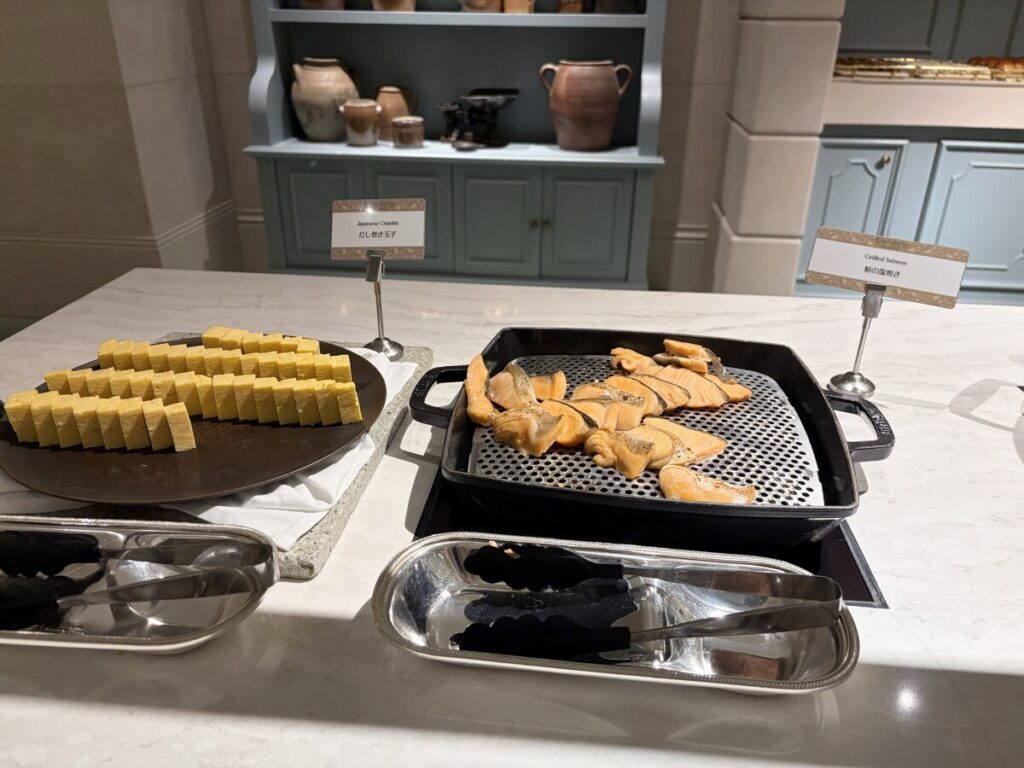 ファンタジースプリングスホテル 朝食ビュッフェ コーン・チキン料理