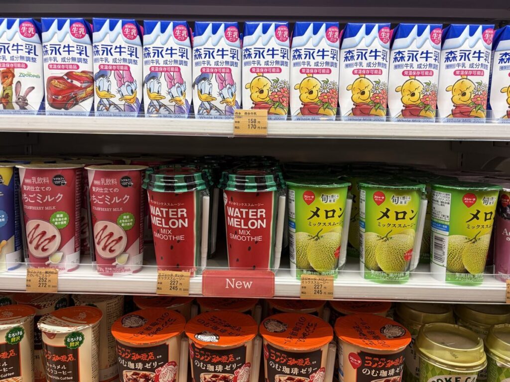 ファンタジースプリングスホテル ショップ ディズニーデザインドリンク・牛乳など子ども向け飲料