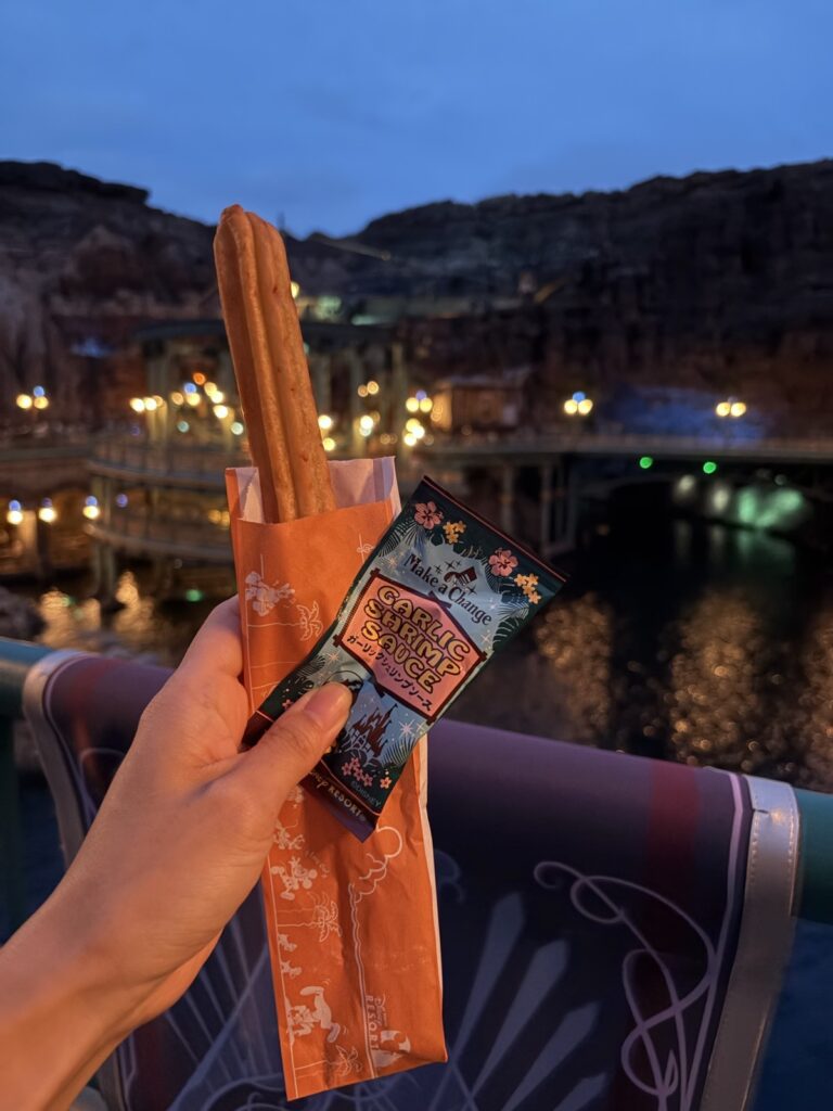 ファンタジースプリングスエリア夜のデミグラスチュロス・ハーバー夜景