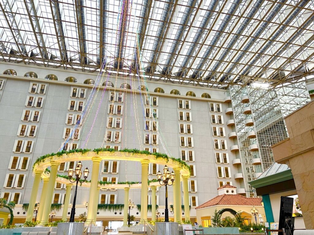 Grand Nikko Tokyo Bay Maihama grand entrance atrium you can't help but look up at