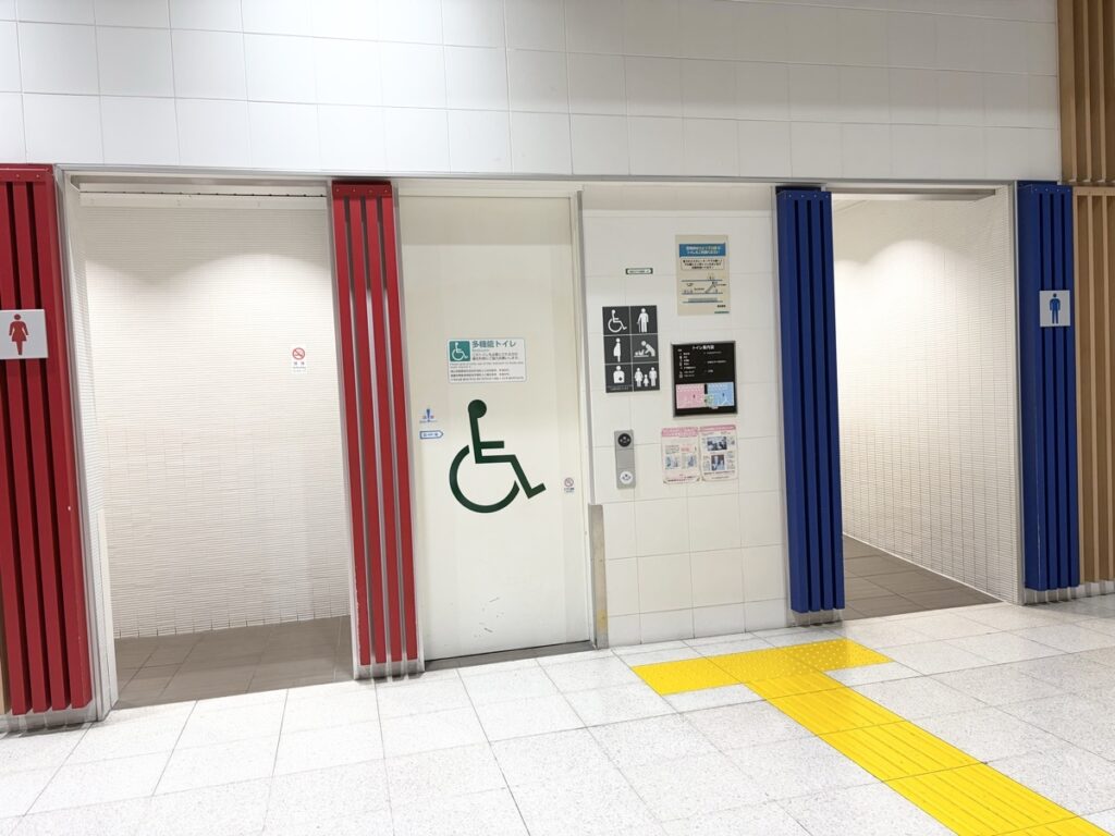 東京駅京葉線ルートのバリアフリートイレ入口