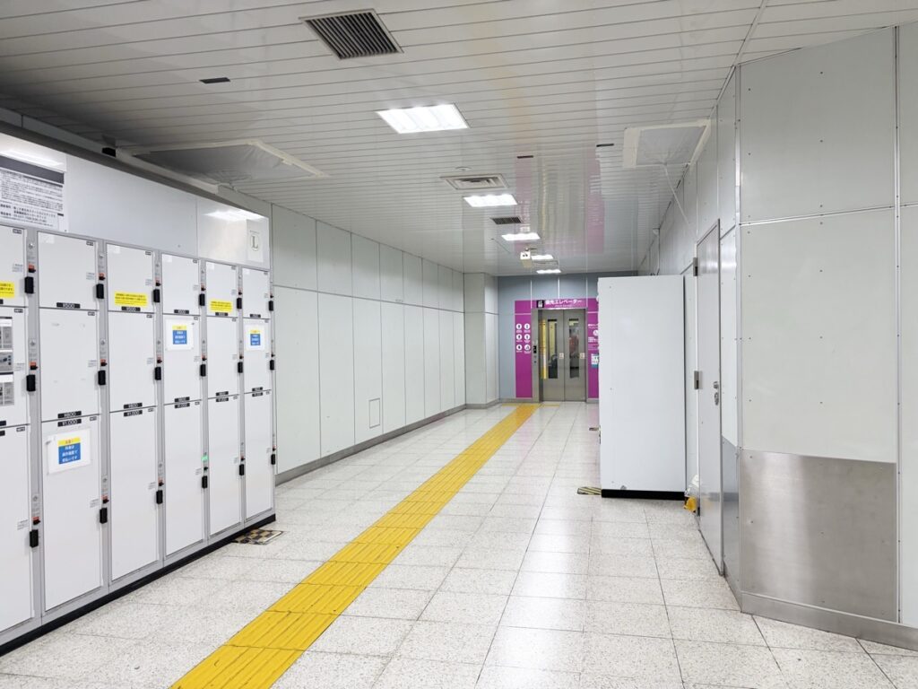東京駅地下通路のコインロッカー（京葉線方面）