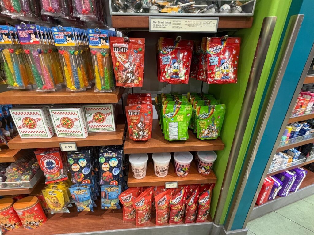 ポップセンチュリーのショップのお菓子コーナー（その2）